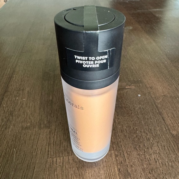 Bare minerals original liquid mineral foundation - Picture 2 of 3